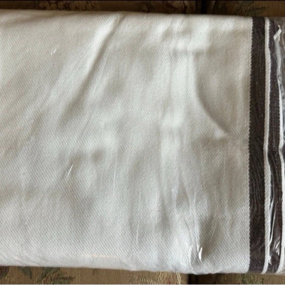 Warm Wool Shawl / Chadar – White with Brown Border – Brand New